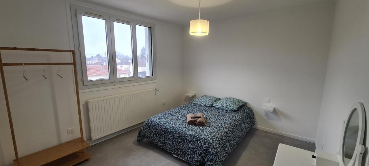 Private Room In Shared Apartment III Beauvais Extérieur photo